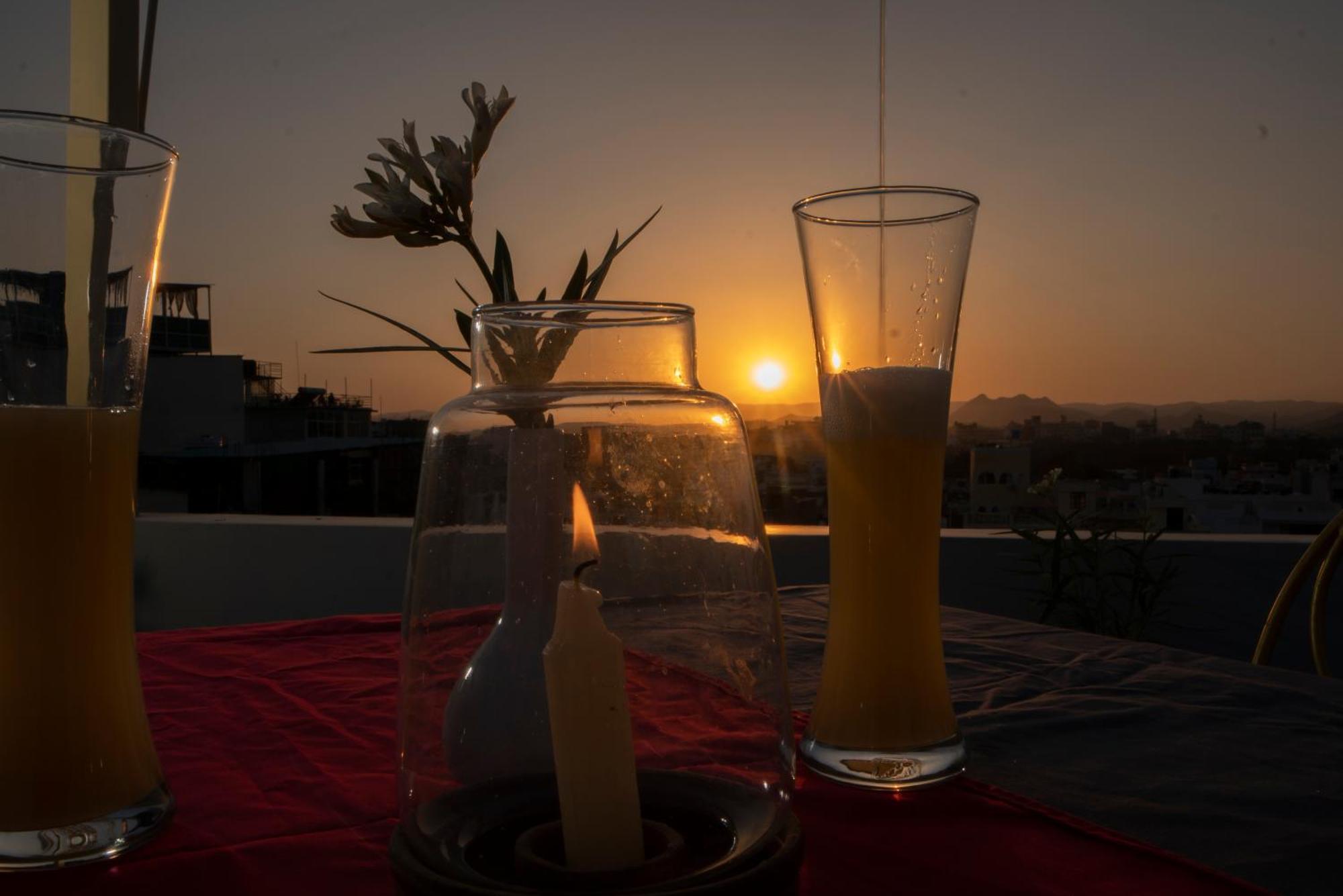Dera Pichola- A Lake Facing Boutique Hotel Udaipur Exterior photo