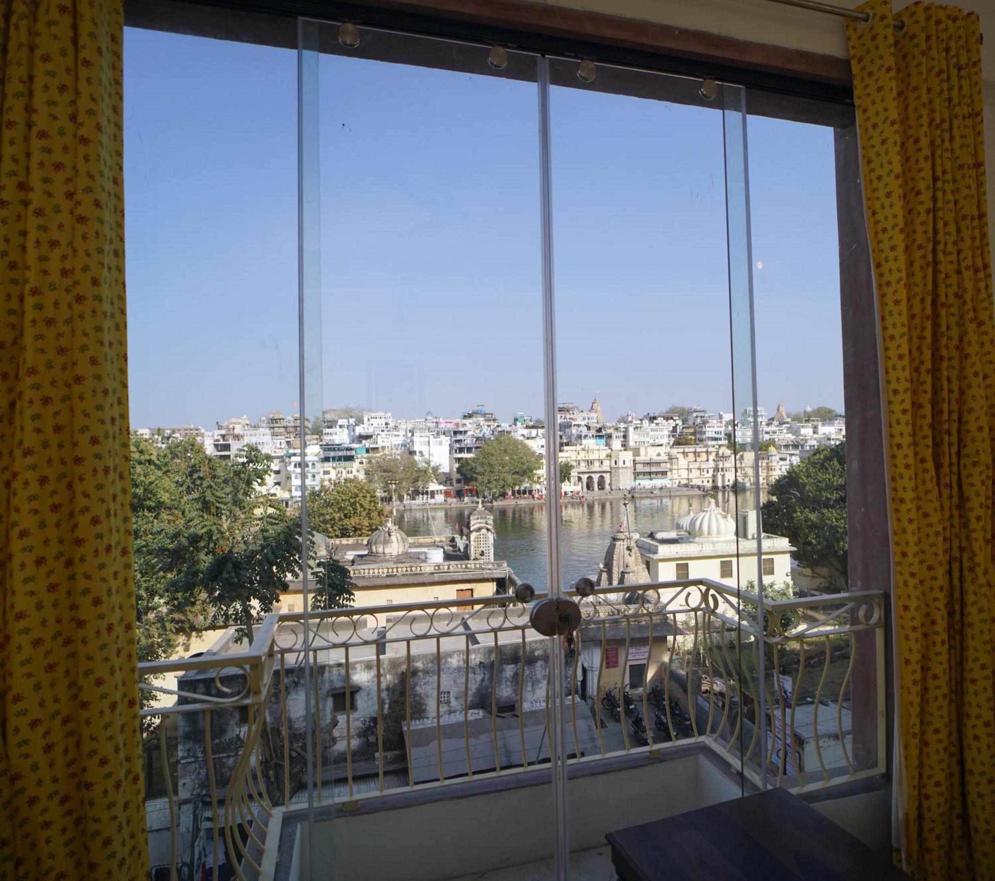 Dera Pichola- A Lake Facing Boutique Hotel Udaipur Exterior photo