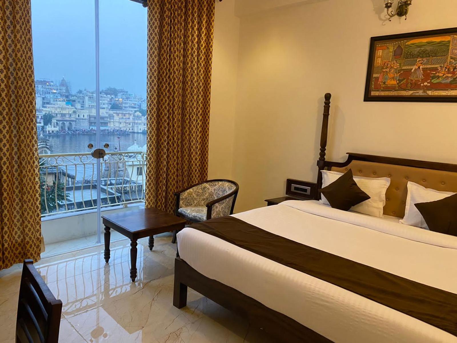 Dera Pichola- A Lake Facing Boutique Hotel Udaipur Exterior photo